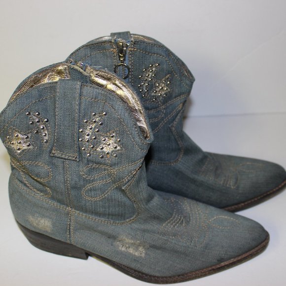 Zigi Soho Denim Western Boots with Silver Accents - Picture 3 of 10